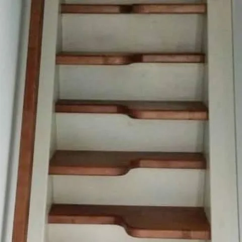 прямая лестница из дерева ступени гусиный шаг