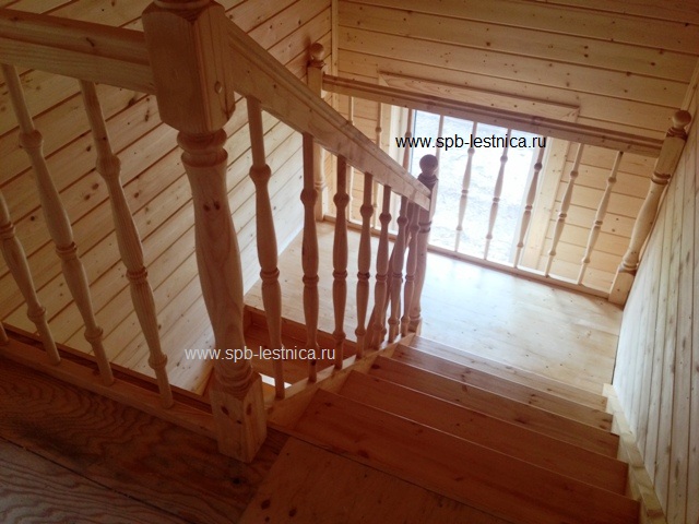 деревянная лестница на 180 градусов
