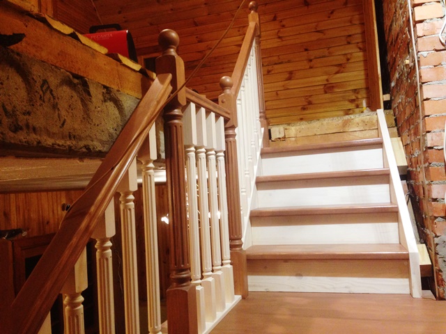 деревянная лестница с 1.5 на 2 этаж дома