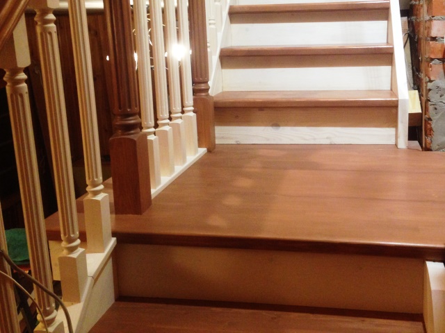 деревянная лестница с 1.5 на 2 этаж дома