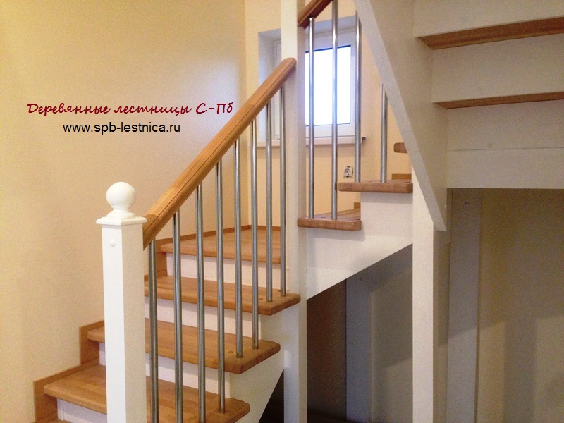 лестница с 2 площадками из бука и сосны