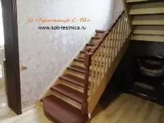 комбинированная лестница из бука и сосны