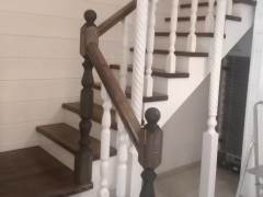 поворотная лестница с площадкой