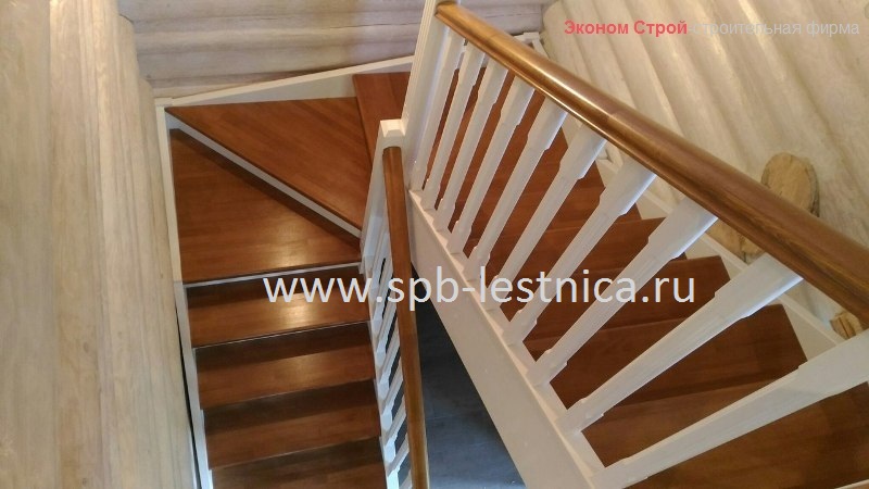 деревянная лестница с покраской
