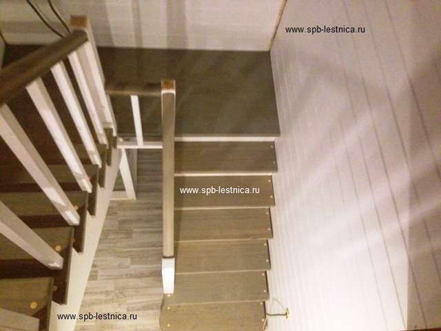 комплект лестницы с поворотом на 180