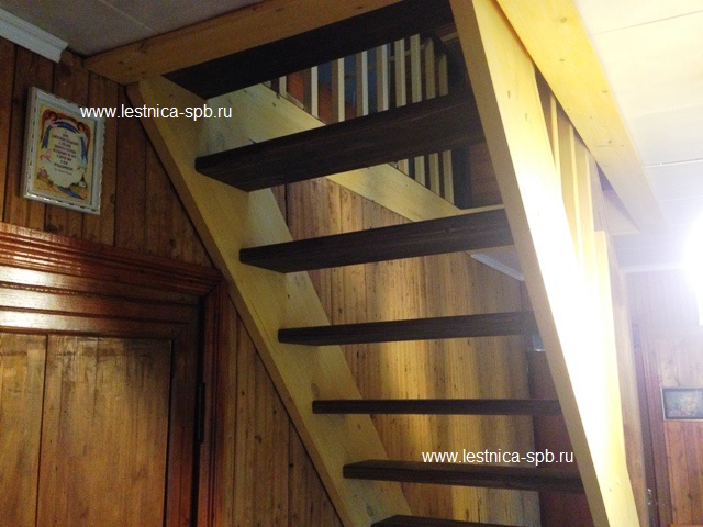 готовая лестница на второй этаж дома