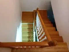лестница из лиственницы с 2 площадками