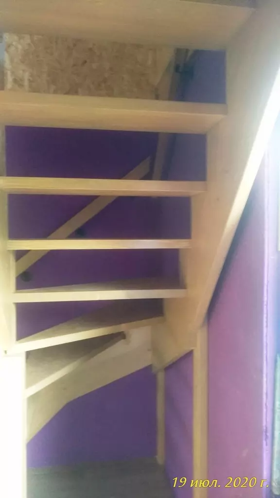 лестница на 90 градусов из сосны