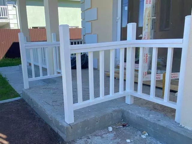 ограждение террасы и балкона дома из газобетона