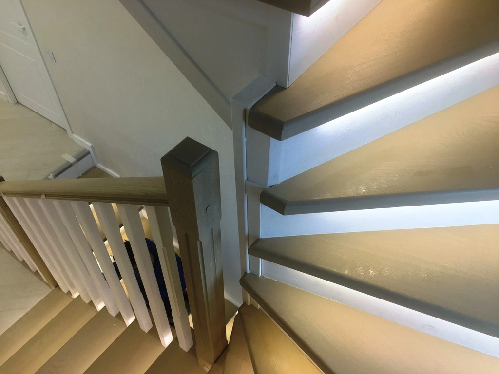 подсветка ступеней лестницы из металла